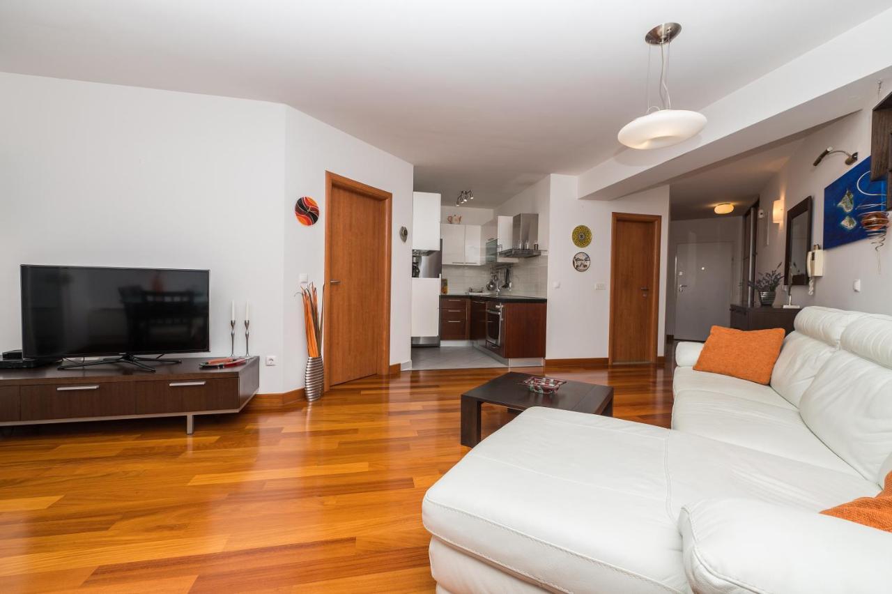 Irisa Art Apartment *